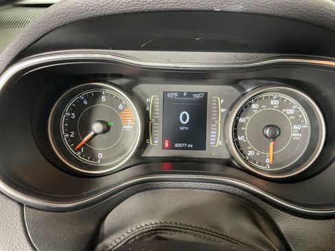 Used 2019 Jeep Cherokee Latitude Plus image 14