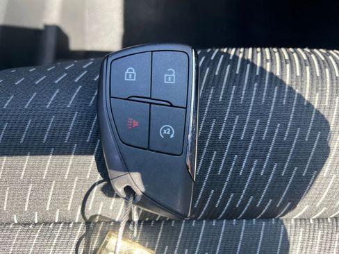 Used 2025 Chevrolet Equinox LT FWD image 24
