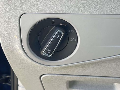 Certified 2023 Volkswagen Tiguan SE FWD image 18