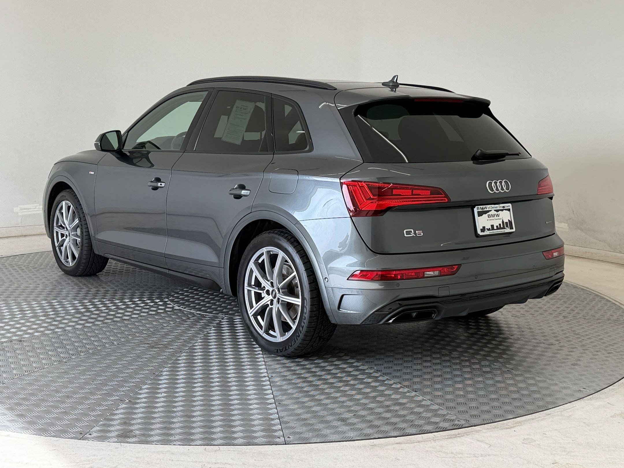 Used 2023 Audi Q5 e Prestige w/ Prestige Package AWD/4WD image 3