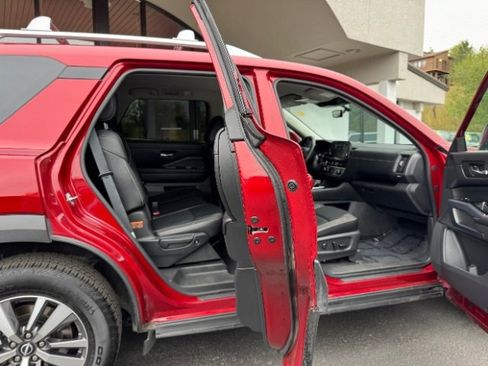 Used 2023 Nissan Pathfinder SL image 9