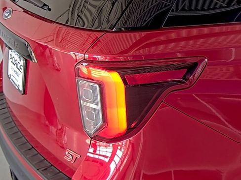 Used 2023 Ford Explorer ST image 15