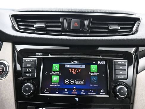 Used 2022 Nissan Rogue Sport SL AWD/4WD image 16