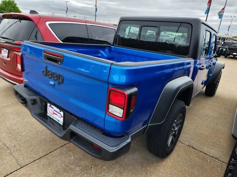 New 2026 Jeep Gladiator Sport AWD/4WD image 3