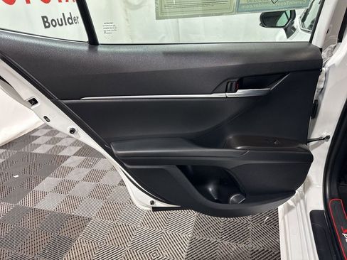 Used 2023 Toyota Camry SE image 19