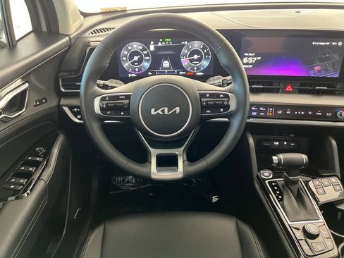 Used 2025 Kia Sportage SX AWD/4WD image 16
