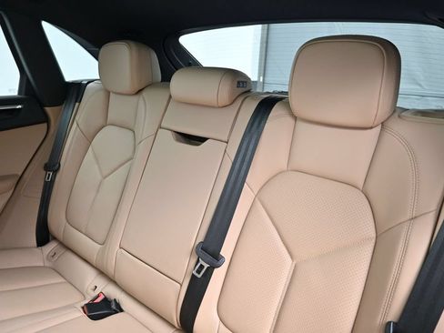 Used 2026 Porsche Macan AWD/4WD image 6