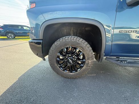 Used 2025 Chevrolet Silverado 2500 LT w/ Trail Boss Package AWD/4WD image 12