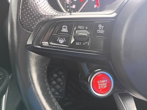 Used 2022 Alfa Romeo Giulia Ti AWD/4WD image 30