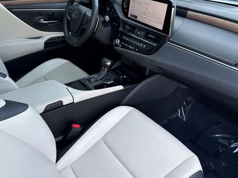 Used 2024 Lexus ES 300h w/ Premium Package image 14