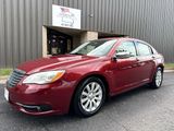 Used 2013 Chrysler 200 Limited image 2