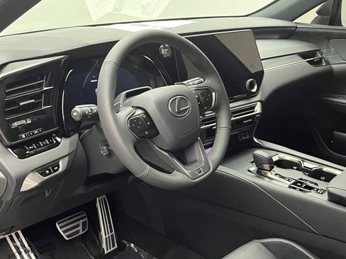 Used 2025 Lexus RX 500h F Sport image 9