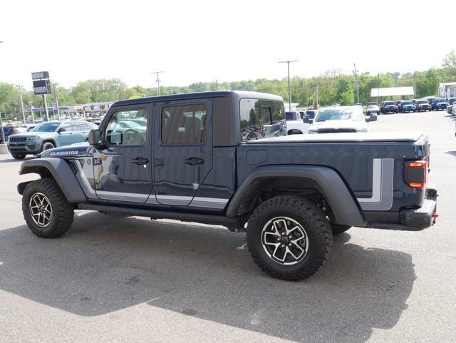 Used 2025 Jeep Gladiator Rubicon w/ Convenience Group AWD/4WD image 9