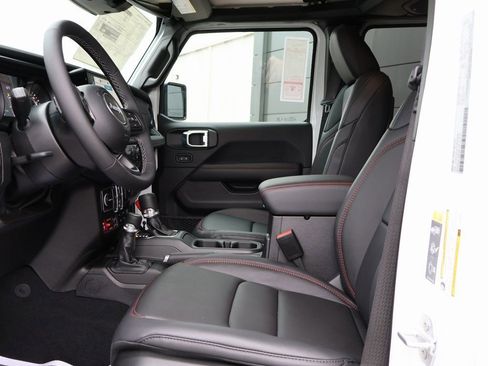 New 2026 Jeep Wrangler Unlimited Rubicon w/ Safety Group image 22