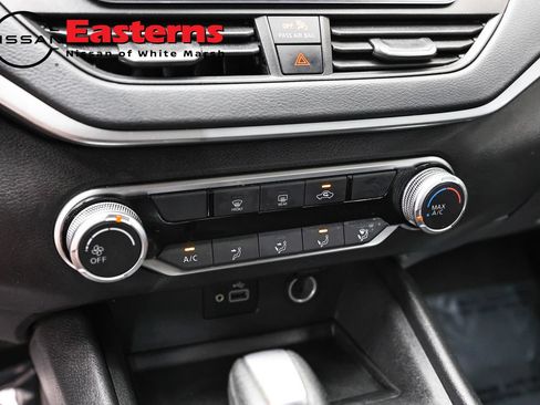 Used 2024 Nissan Altima 2.5 S FWD image 19