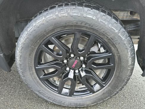 Used 2022 GMC Sierra 1500 Elevation w/ Elevation Premium Package AWD/4WD image 13