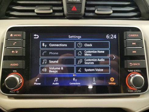 Used 2021 Nissan Versa SV FWD image 25