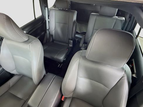 Used 2023 Lexus GX 460 Premium w/ Accessory Package AWD/4WD image 13