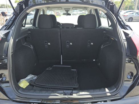 Used 2025 Nissan Kicks Play S FWD image 5