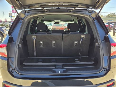 Certified 2025 Honda Pilot Sport image 12