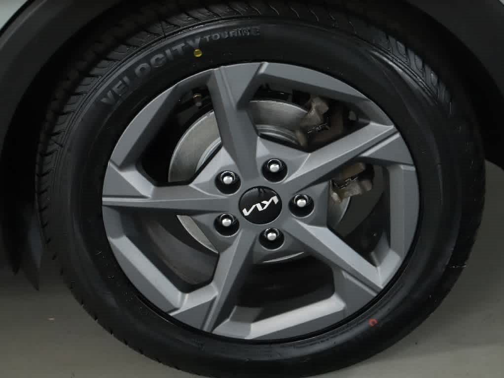 Used 2025 Kia K4 FWD image 39