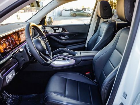 Used 2024 Mercedes-Benz GLS 450 4MATIC image 19