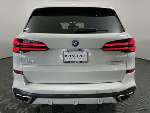 Certified 2025 BMW X5 xDrive50e w/ M Sport Package AWD/4WD image 8