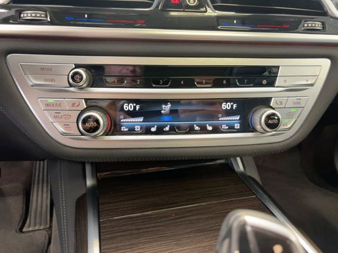 Certified 2022 BMW 740i xDrive w/ Premium Package image 18