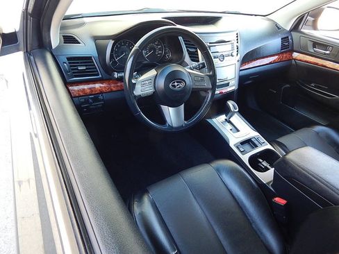 Used 2011 Subaru Outback 2.5i Limited w/ PWR Moonroof Pkg image 17
