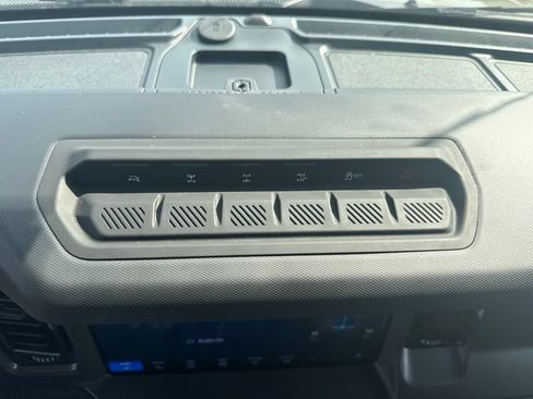 Certified 2025 Ford Bronco Badlands AWD/4WD image 15