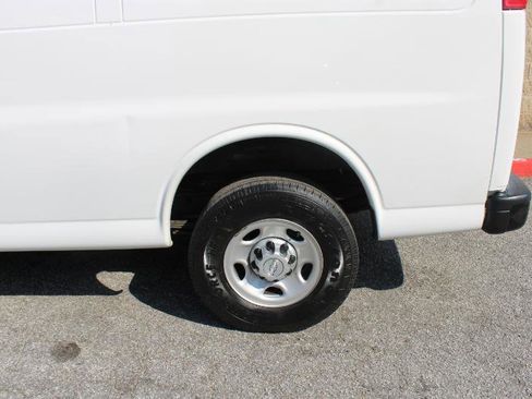 Used 2019 Chevrolet Express 2500 image 19