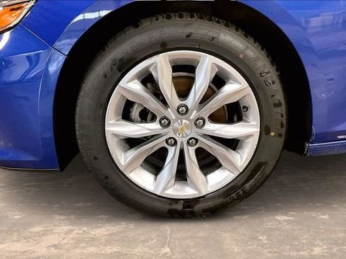 Used 2023 Chevrolet Malibu LT image 33