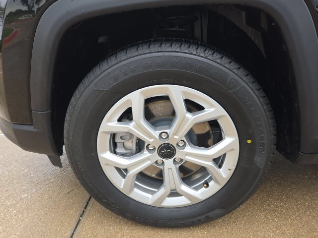 Used 2025 Jeep Compass Latitude AWD/4WD image 29
