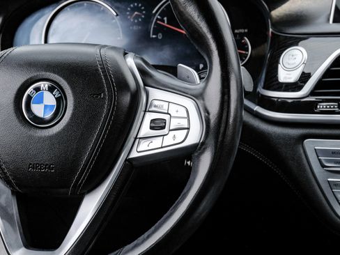 Used 2018 BMW 740i image 24