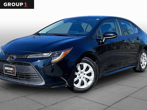 Certified 2024 Toyota Corolla LE FWD image 1