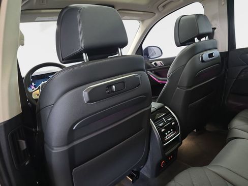 Certified 2024 BMW X7 xDrive40i image 13