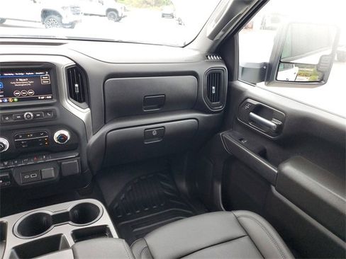 Used 2024 GMC Sierra 3500 Pro w/ Convenience Package image 14