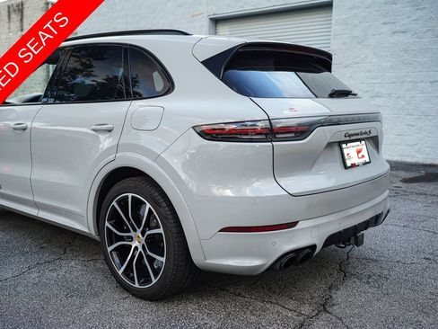 Used 2021 Porsche Cayenne Turbo S AWD/4WD image 12