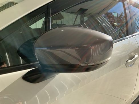 Used 2024 Subaru Crosstrek 2.5i Limited w/ Crosstrek Mirror Package image 3