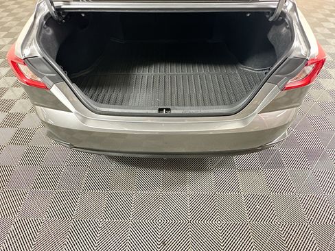 Used 2025 Toyota Camry SE FWD image 31