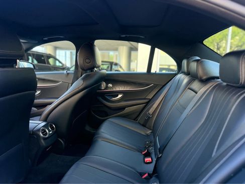 Used 2023 Mercedes-Benz E 450 4MATIC Sedan image 7