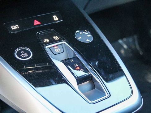 Used 2024 Audi Q4 e-tron Premium Plus image 20