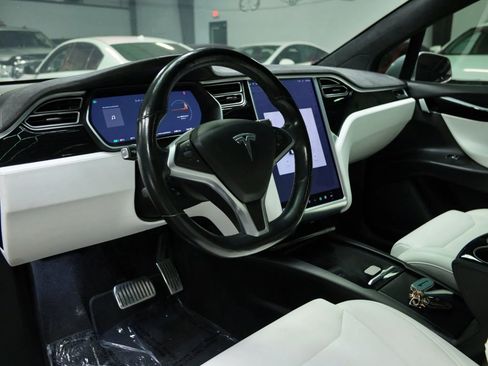 Used 2017 Tesla Model X 90D image 25