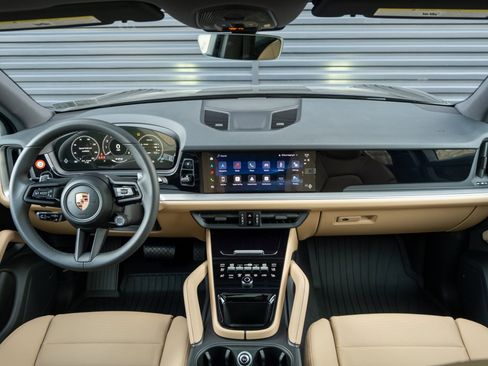 New 2026 Porsche Cayenne image 19