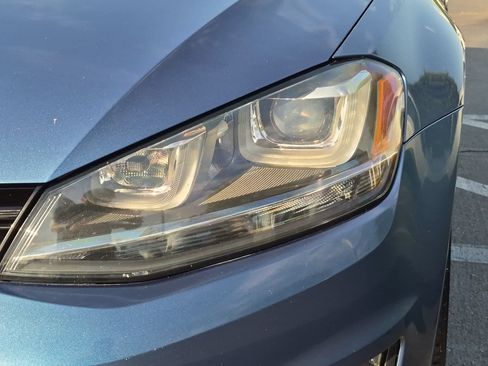 Used 2016 Volkswagen Golf SE w/ Lighting Package FWD image 9
