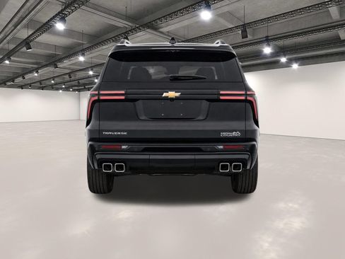 Used 2025 Chevrolet Traverse High Country FWD image 7