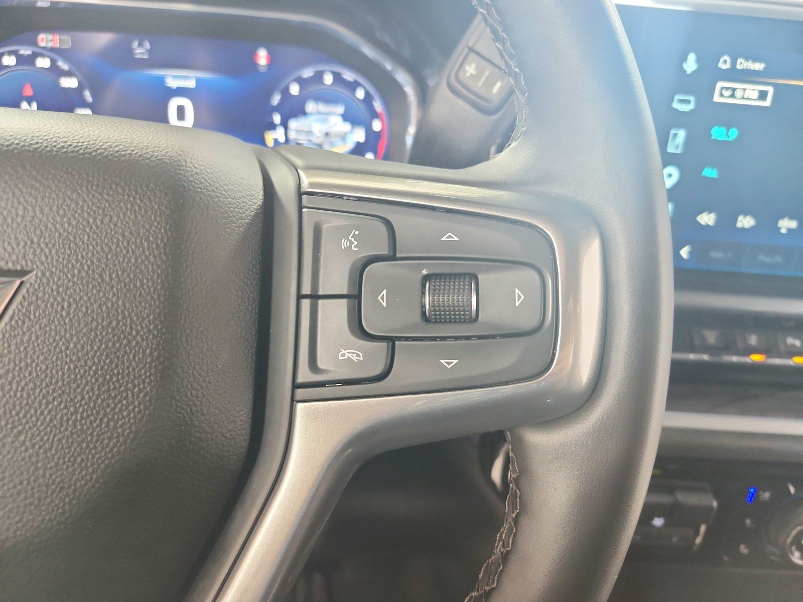 Used 2025 Chevrolet Silverado 2500 LTZ w/ LTZ Convenience Package AWD/4WD image 25