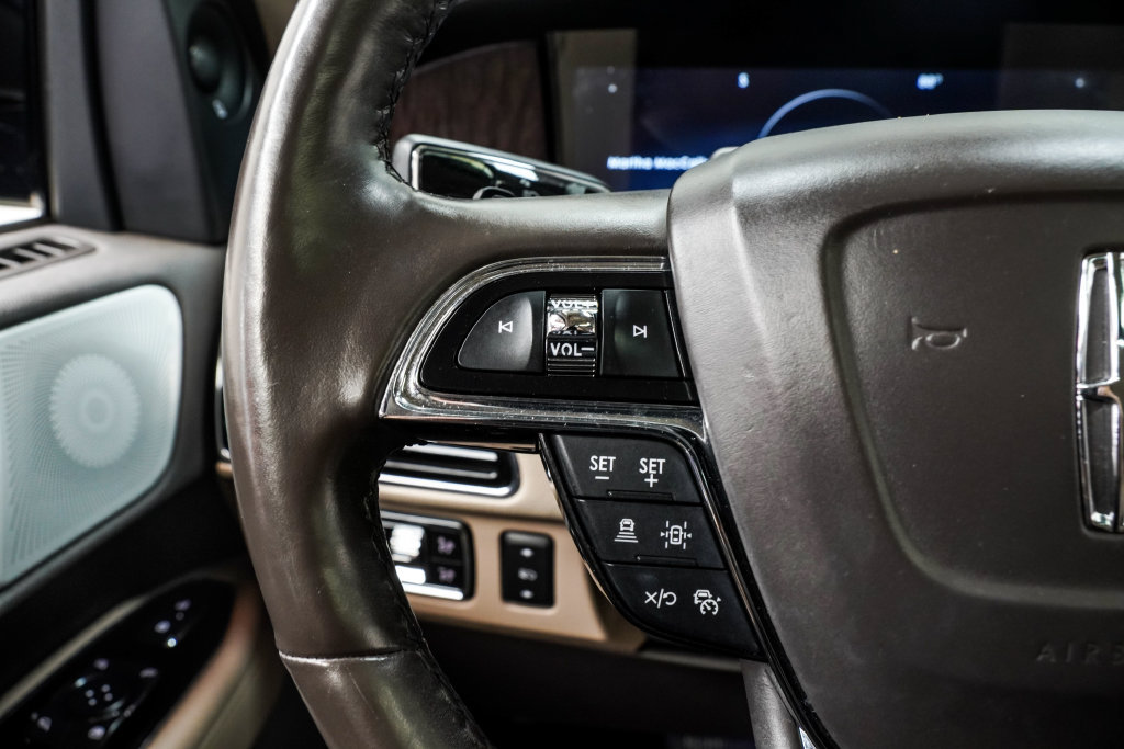 Used 2022 Lincoln Navigator Reserve AWD/4WD image 40