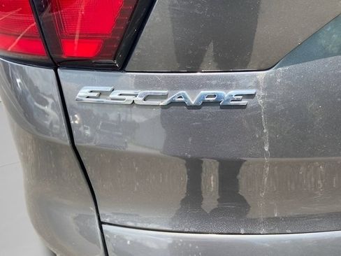 Used 2019 Ford Escape SE FWD image 12