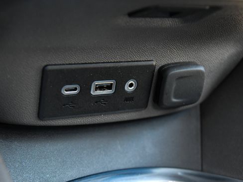 Used 2021 Chevrolet Malibu LT FWD image 22